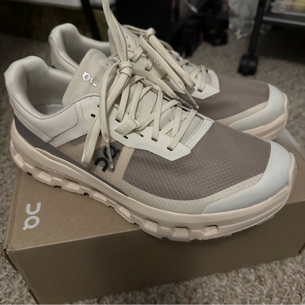 On Cloud Running Women CloudVista 2 Cream Sneakers